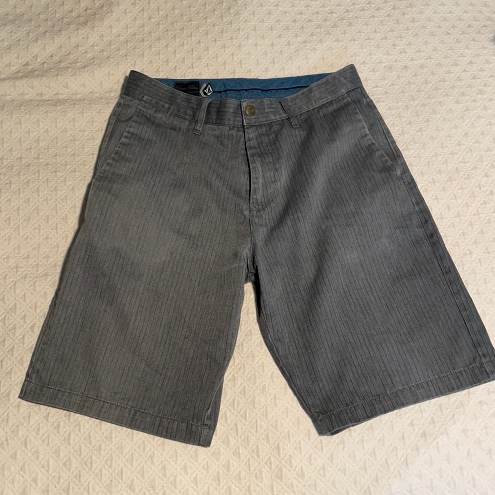 Men’s Volcom Khaki Shorts Size 31